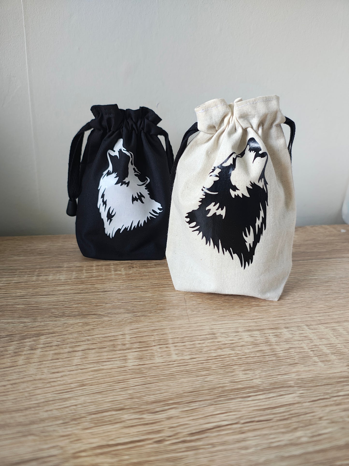 Wolf Dice Bag, Gaming Dice Pouch drawstring.